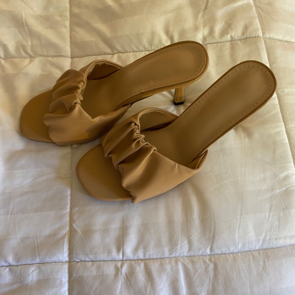 High heels - Picture 4 of 5